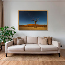 Charger l'image dans la galerie, Lever de pleine lune sur le Deadvlei