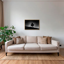 Charger l&#39;image dans la galerie, La porteuse d&#39;eau
