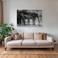 Charger l&#39;image dans la galerie, La famille au bar
