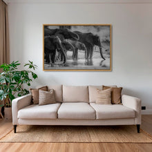 Charger l&#39;image dans la galerie, La famille au bar
