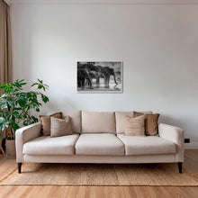 Charger l&#39;image dans la galerie, La famille au bar
