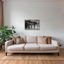 Charger l&#39;image dans la galerie, La famille au bar
