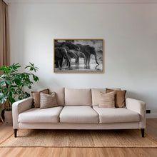 Charger l&#39;image dans la galerie, La famille au bar
