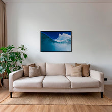 Charger l&#39;image dans la galerie, Contre l&#39;iceberg
