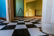 Charger l&#39;image dans la galerie, Damier abandonné
