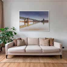 Charger l&#39;image dans la galerie, Sous le pont Saint-Pierre
