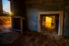 Charger l&#39;image dans la galerie, Par la fenêtre
